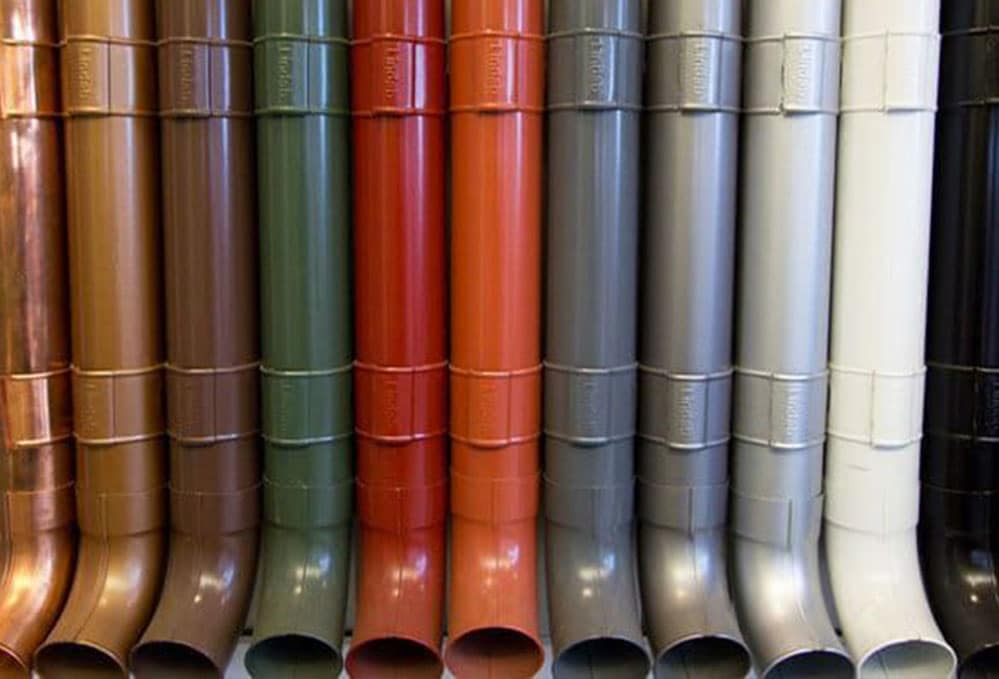 Hos Buskerud Blikk finner du takstein, stålplater, beslag, takrenner og tilbehør – kombinert med erfarne håndverkere og personlig service.